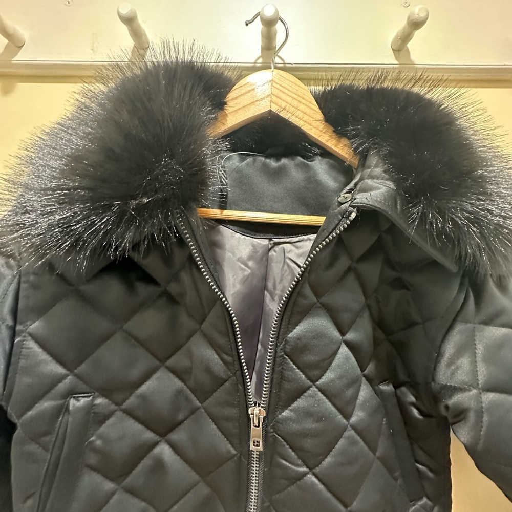 Windsor Black Quilted women’s Puffer with Fur Trim - Picture 3 of 5
